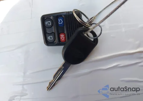 2006 Ford Mustang V6 из США, поврежденный, VIN 1ZVHT80NX65228925